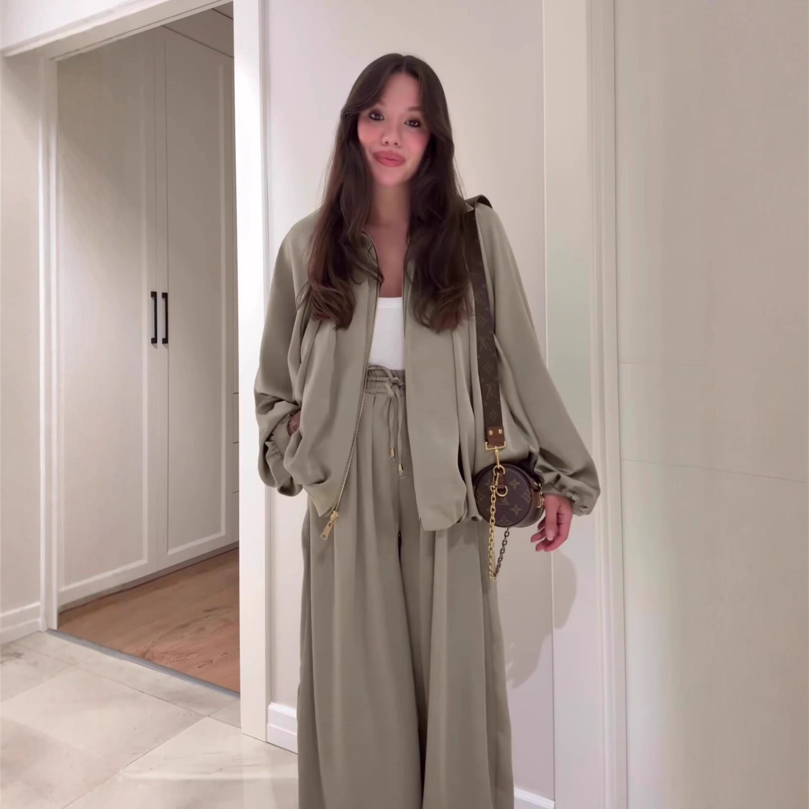 Flip collar long sleeved jacket and long pants 2-piece set