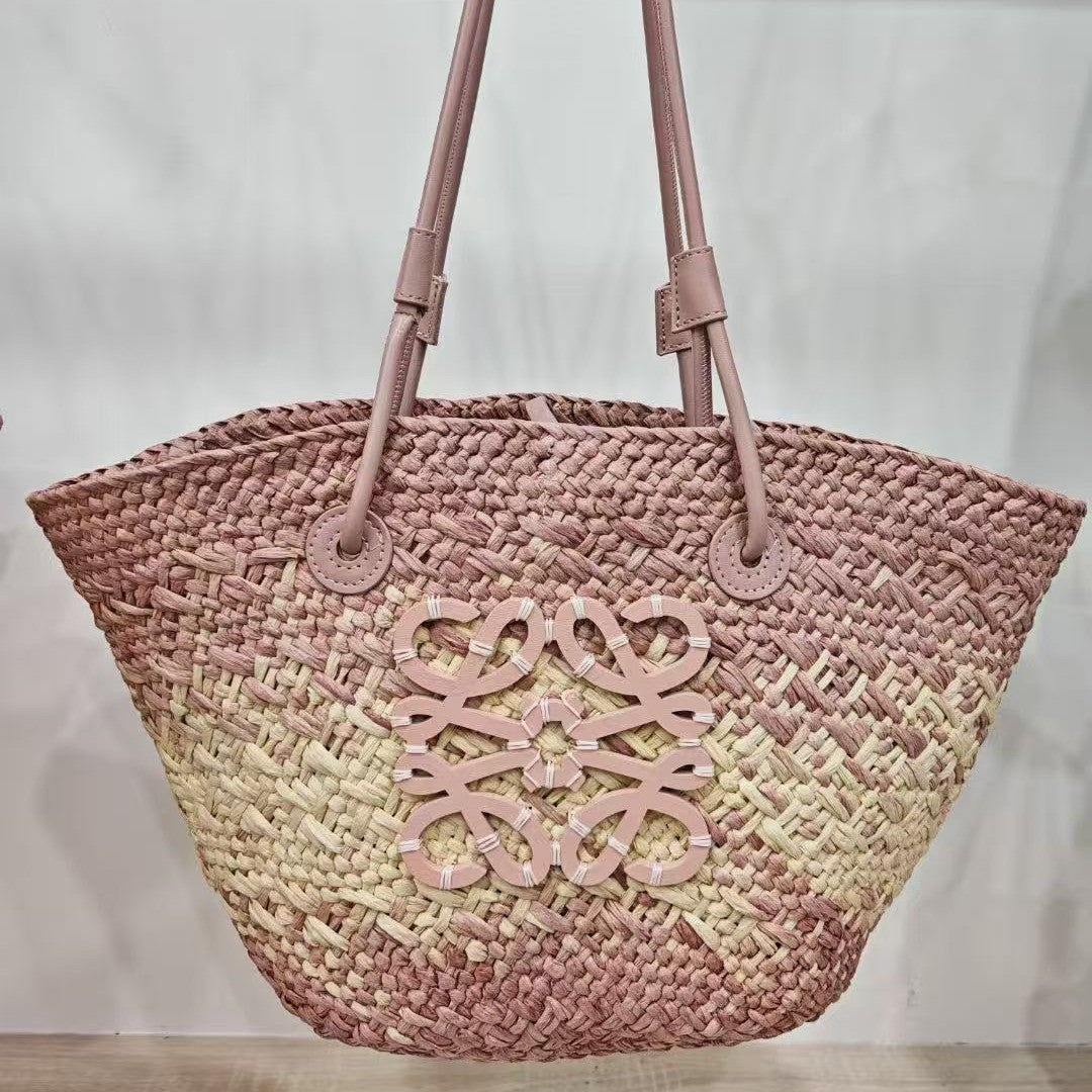 Straw beach bag
