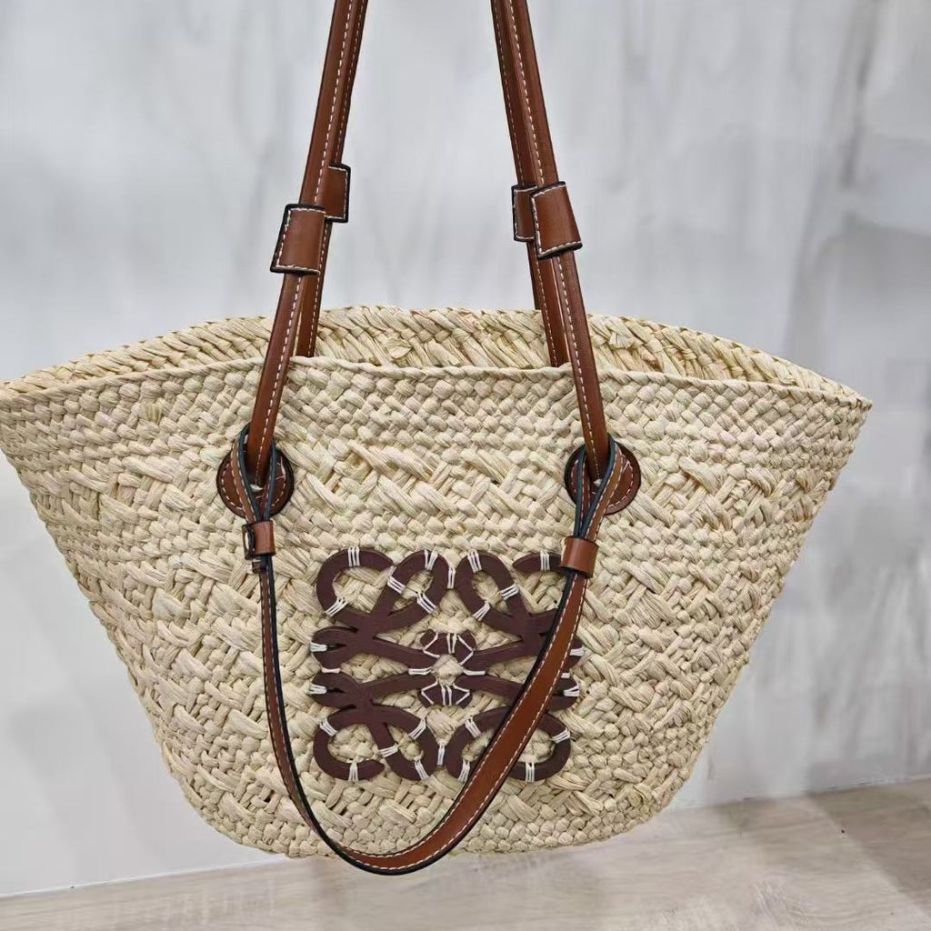 Straw beach bag