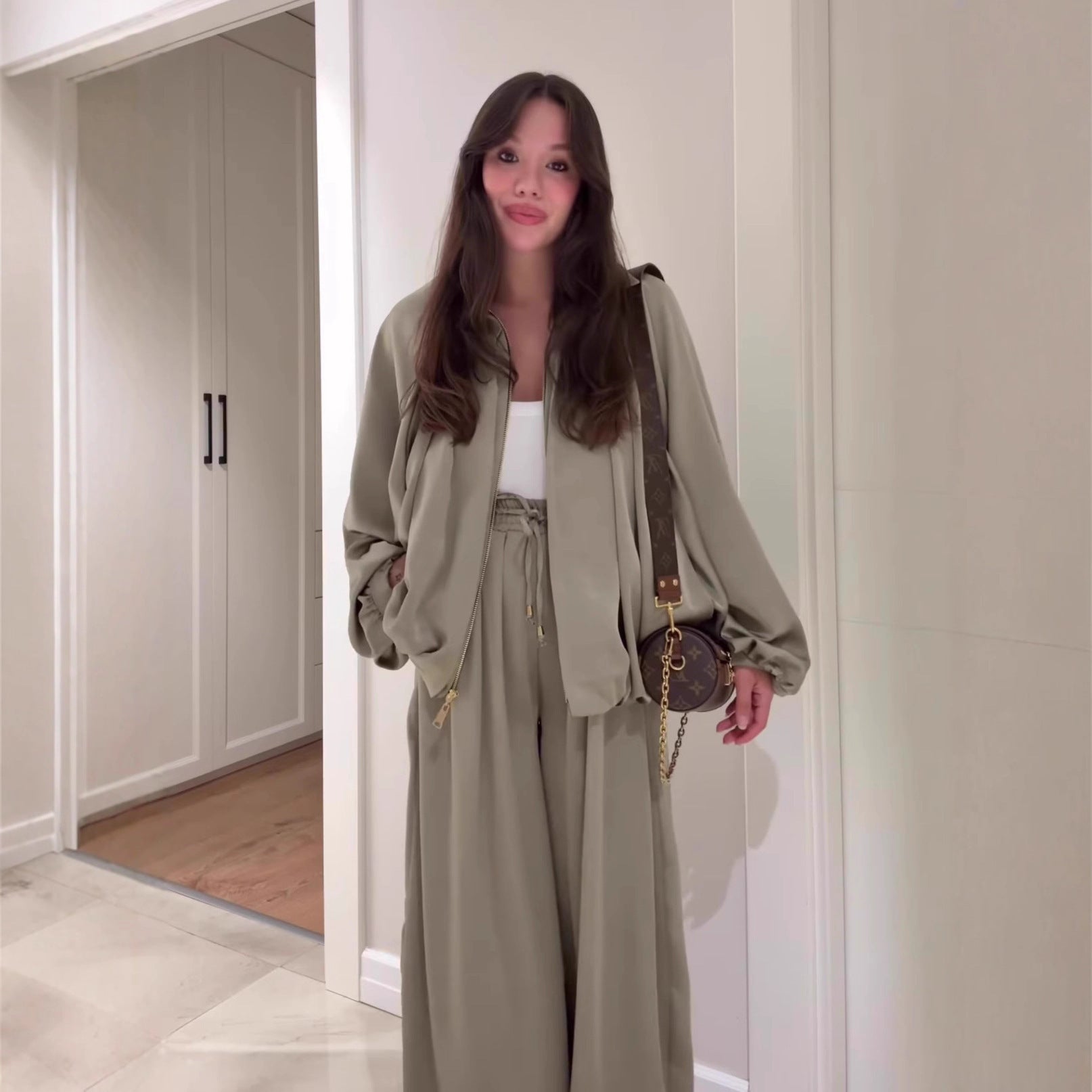 Flip collar long sleeved jacket and long pants 2-piece set